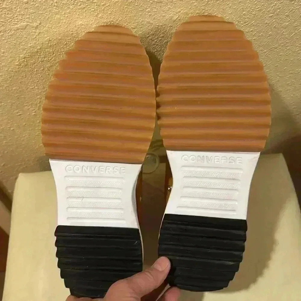 Converse Run Star Hightops Size 10 - image 6